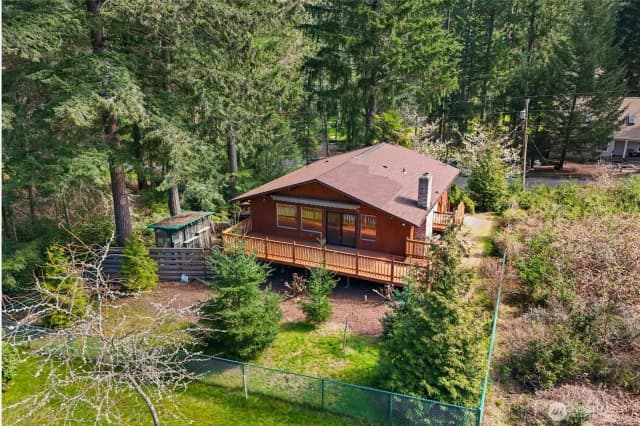 Property photo for 10706 Pioneer Drive, Anderson Island photo 3
