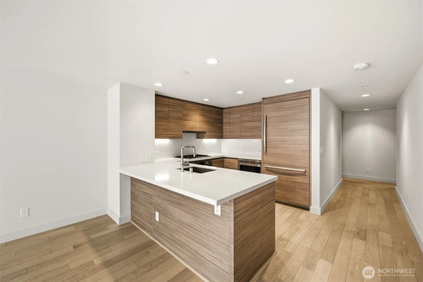 Property photo for 583 Battery Street #715n, Seattle photo 8