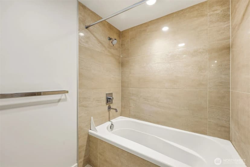 Property photo for 583 Battery Street #715n, Seattle photo 18