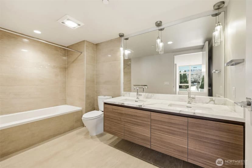 Property photo for 583 Battery Street #715n, Seattle photo 17