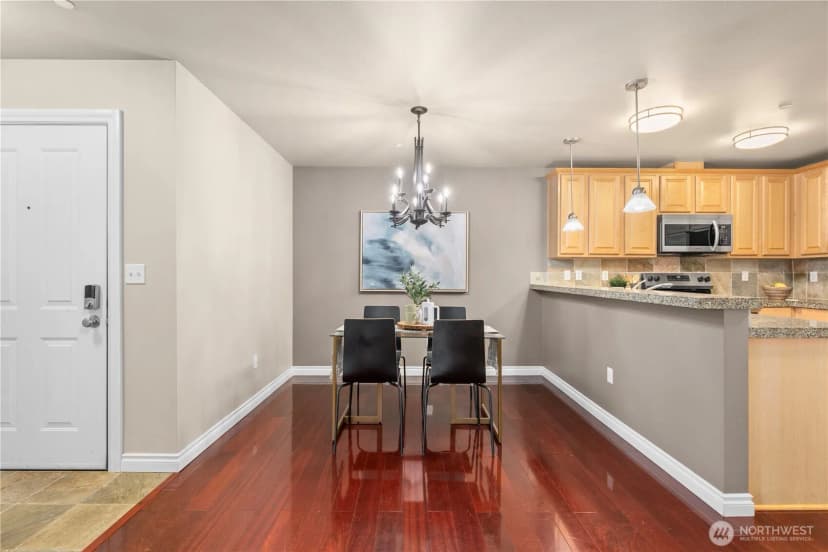 Property photo for 11306 124th Avenue Ne #302, Kirkland photo 4