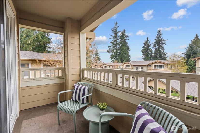 Property photo for 11306 124th Avenue Ne #302, Kirkland photo 12