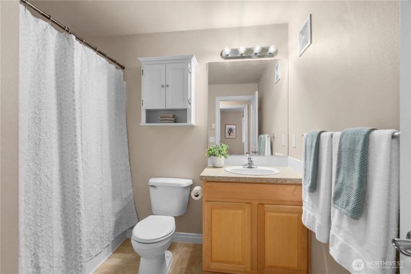 Property photo for 11306 124th Avenue Ne #302, Kirkland photo 7