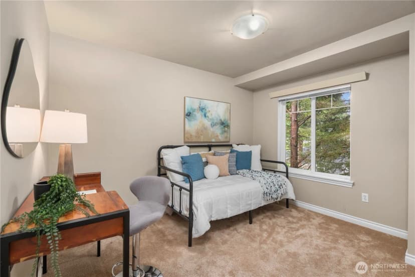 Property photo for 11306 124th Avenue Ne #302, Kirkland photo 8