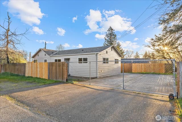 Property photo for 5920 S 118th St, Seattle