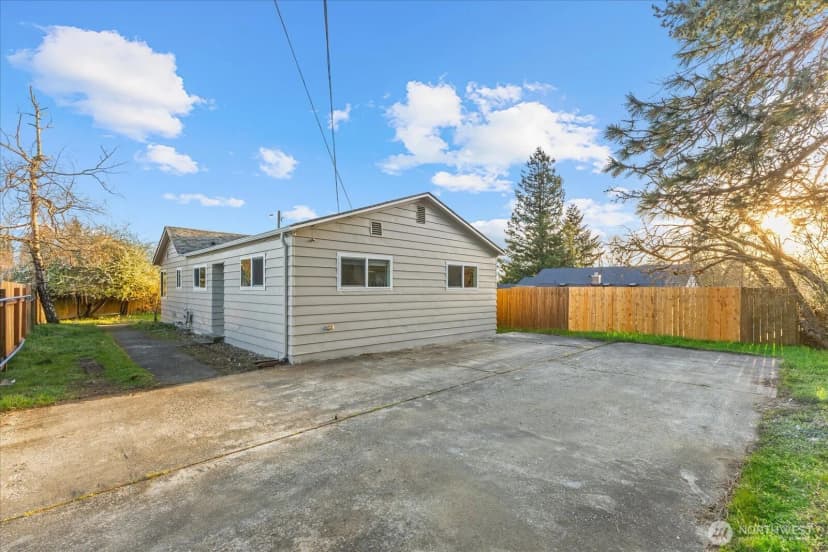 Property photo for 5920 S 118th St, Seattle photo 22