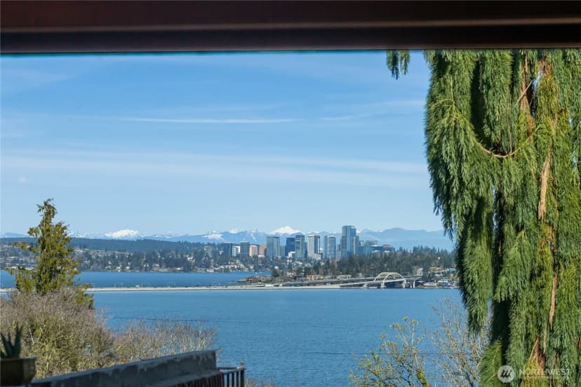 Property photo for 2844 Cascadia Avenue S, Seattle photo 9