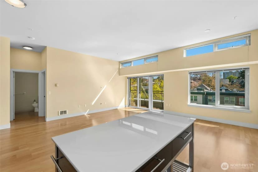 Property photo for 530 Broadway E #325, Seattle photo 15
