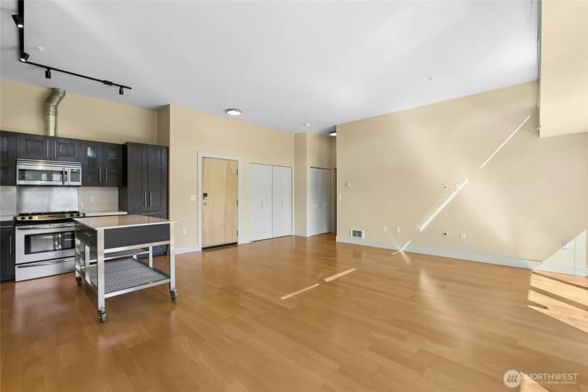 Property photo for 530 Broadway E #325, Seattle photo 12