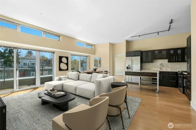 Property photo for 530 Broadway E #325, Seattle photo 4