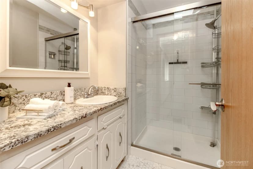 Property photo for 7902 64th Street Ct W, University Place photo 17