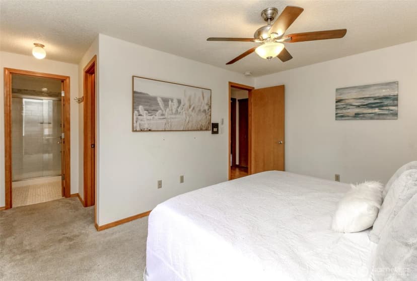 Property photo for 7902 64th Street Ct W, University Place photo 16