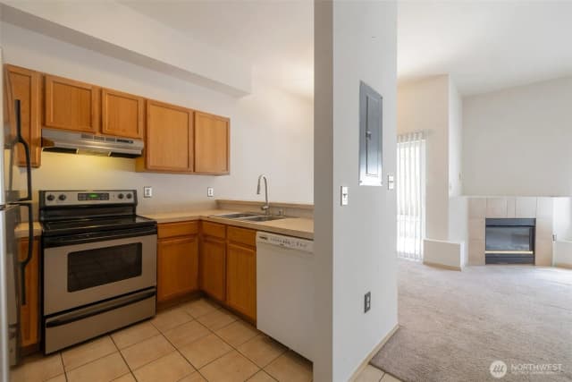 Property photo for 11424 1st Avenue S #103, Seattle photo 5