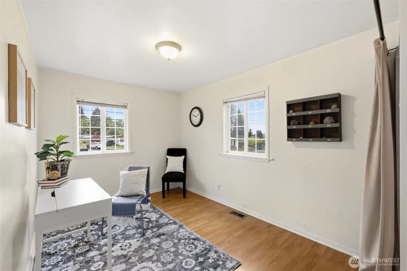 Property photo for 2502 Ne 7th Street, Renton photo 13