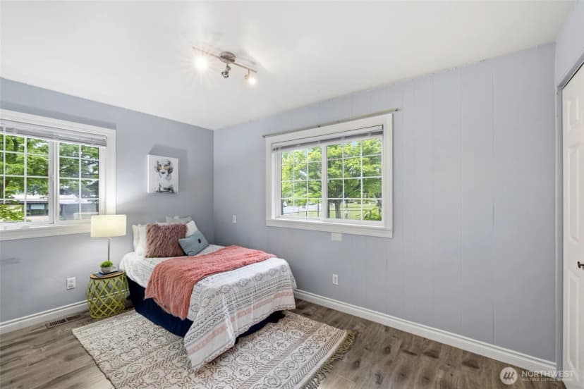 Property photo for 2502 Ne 7th Street, Renton photo 15