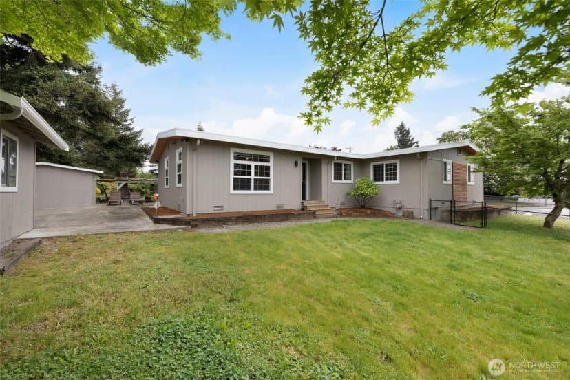 Property photo for 2502 Ne 7th Street, Renton photo 22
