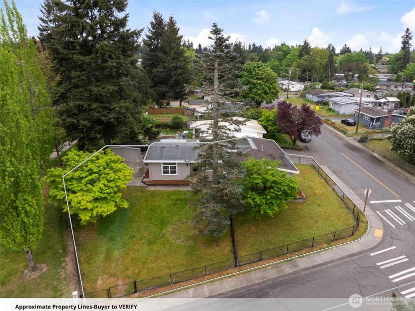 Property photo for 2502 Ne 7th Street, Renton photo 23