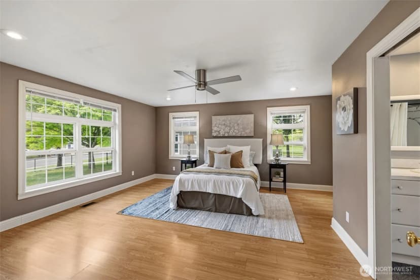 Property photo for 2502 Ne 7th Street, Renton photo 10