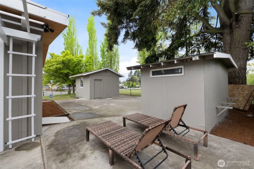 Property photo for 2502 Ne 7th Street, Renton photo 19