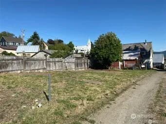 Property photo for 200 E Arizona Avenue, Roslyn