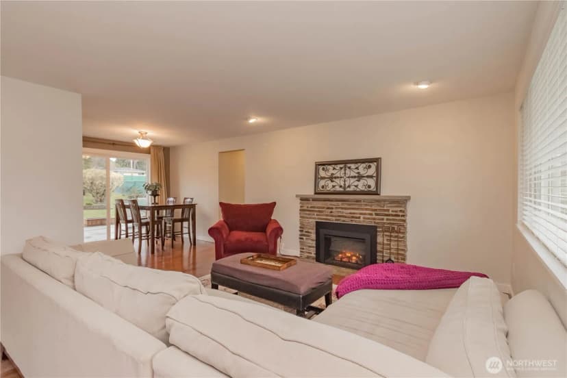 Property photo for 1060 Lynnwood Avenue Ne, Renton photo 6