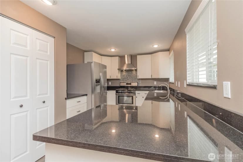 Property photo for 1060 Lynnwood Avenue Ne, Renton photo 14