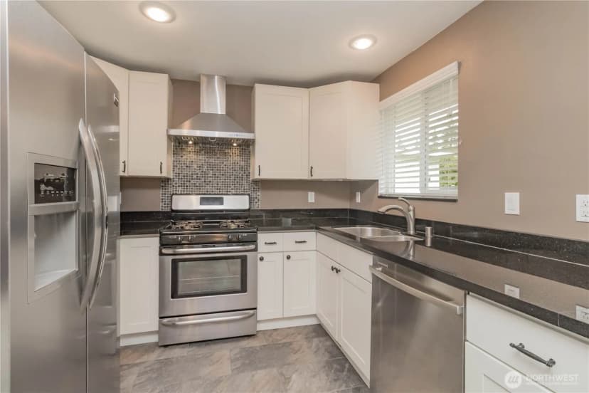 Property photo for 1060 Lynnwood Avenue Ne, Renton photo 15