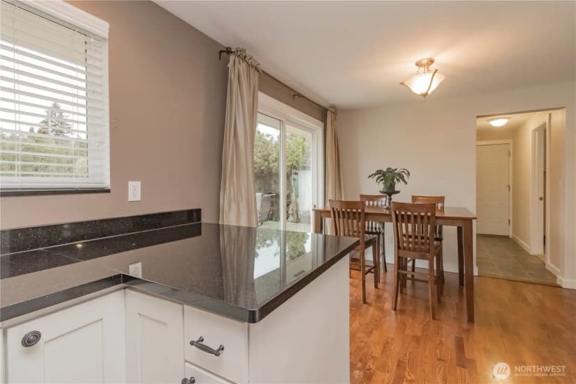 Property photo for 1060 Lynnwood Avenue Ne, Renton photo 18