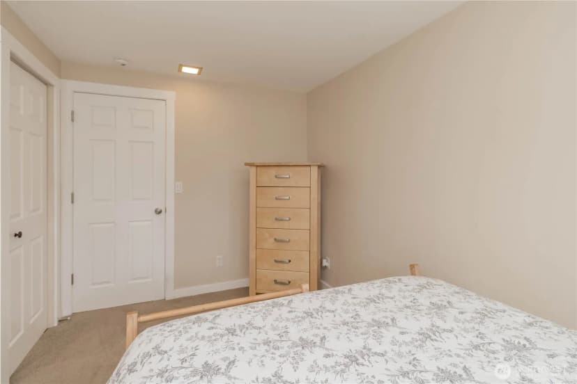 Property photo for 1060 Lynnwood Avenue Ne, Renton photo 32