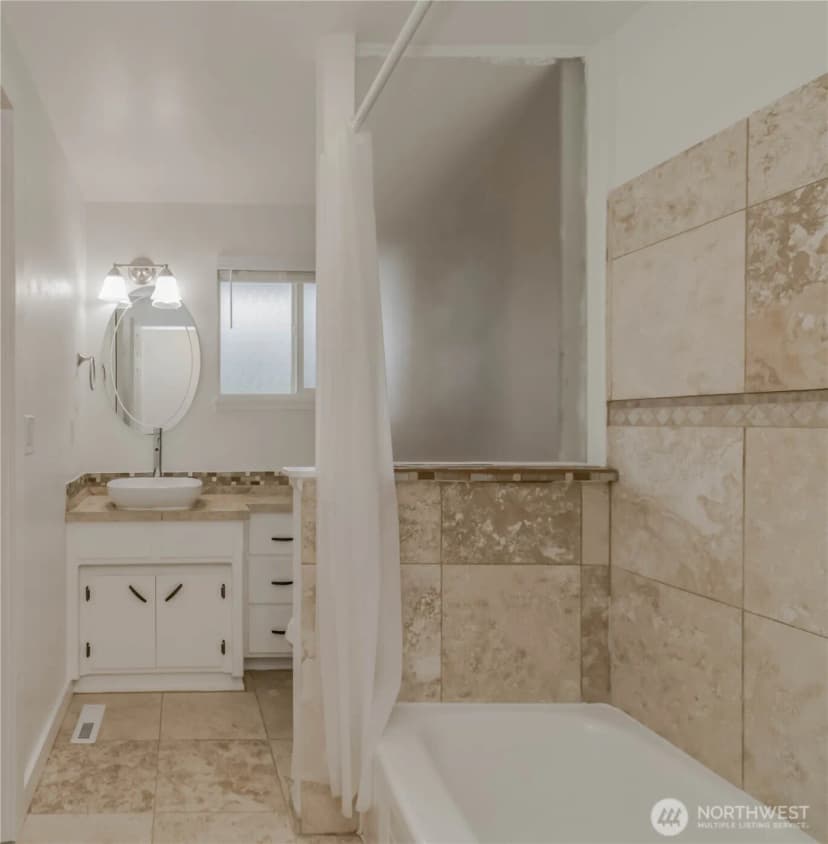 Property photo for 1060 Lynnwood Avenue Ne, Renton photo 24