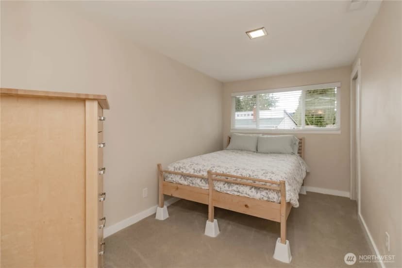 Property photo for 1060 Lynnwood Avenue Ne, Renton photo 30