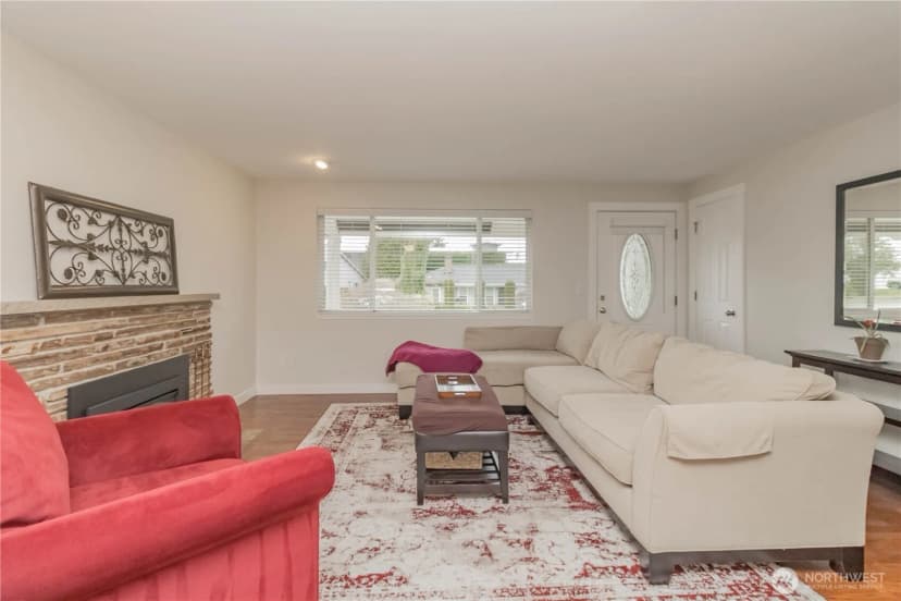 Property photo for 1060 Lynnwood Avenue Ne, Renton photo 7