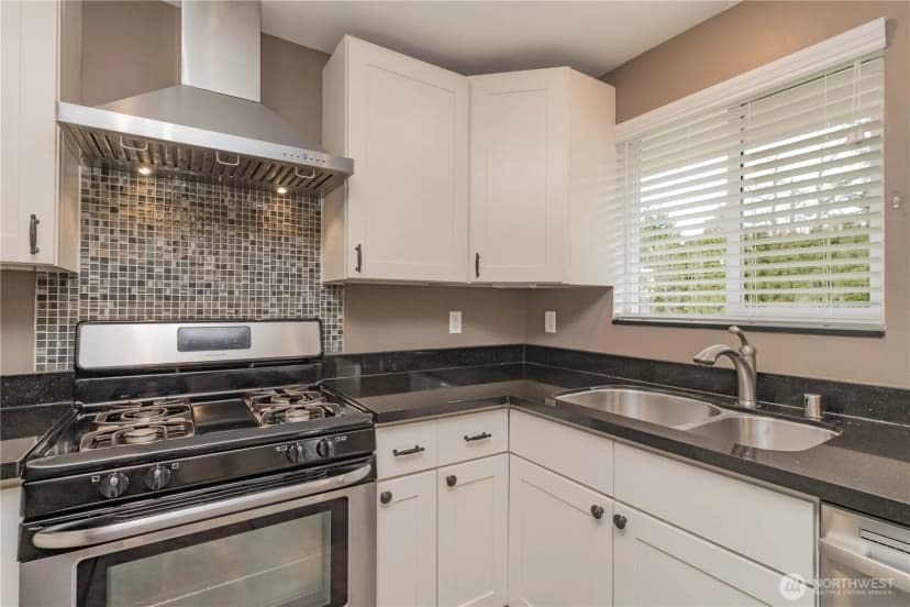 Property photo for 1060 Lynnwood Avenue Ne, Renton photo 17