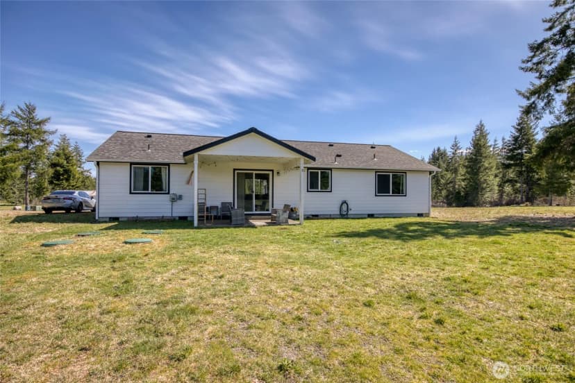 Property photo for 280 W Newberry Lane, Elma photo 26