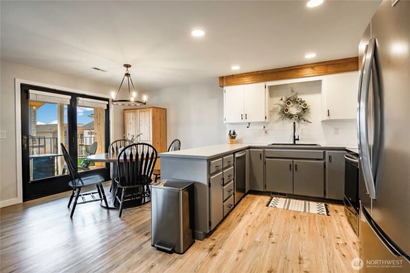 Property photo for 223 Judson St. Aly #201, Lynden photo 10