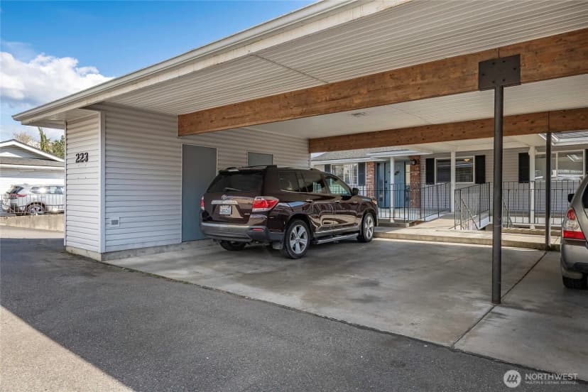 Property photo for 223 Judson St. Aly #201, Lynden photo 32