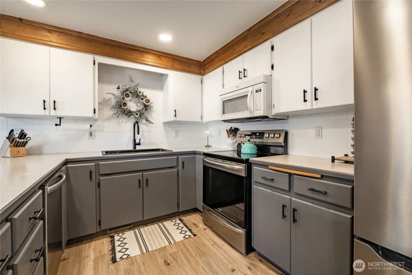 Property photo for 223 Judson St. Aly #201, Lynden photo 9