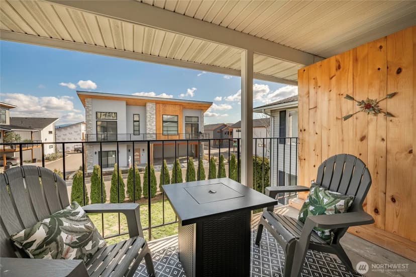 Property photo for 223 Judson St. Aly #201, Lynden photo 24