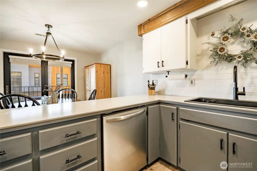 Property photo for 223 Judson St. Aly #201, Lynden photo 12