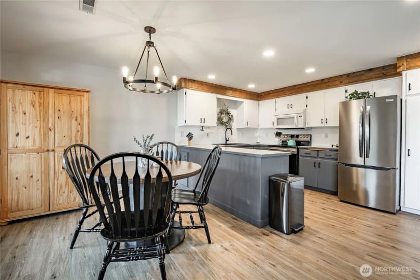 Property photo for 223 Judson St. Aly #201, Lynden photo 13