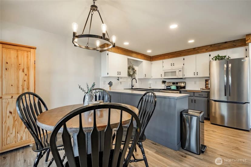 Property photo for 223 Judson St. Aly #201, Lynden photo 14
