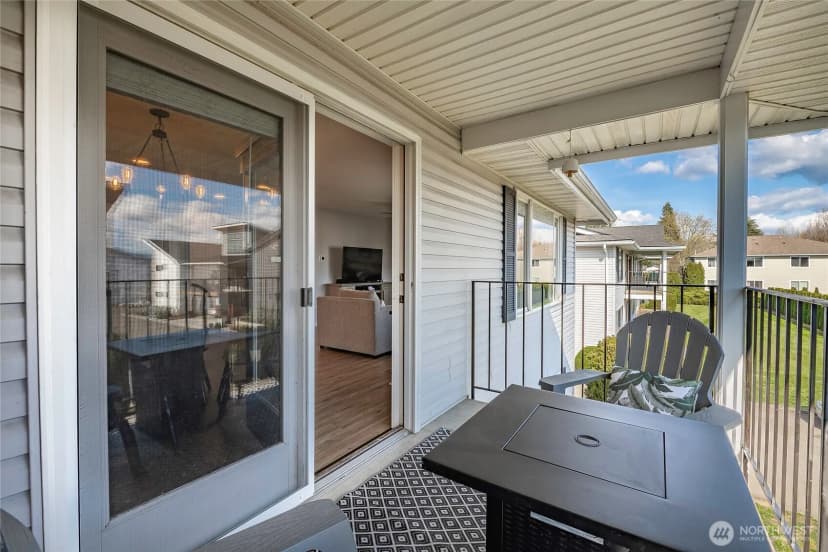 Property photo for 223 Judson St. Aly #201, Lynden photo 27