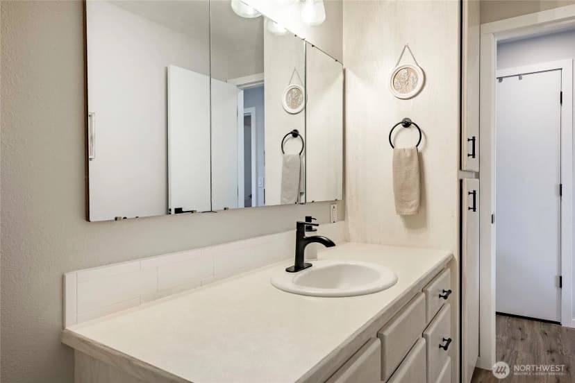 Property photo for 223 Judson St. Aly #201, Lynden photo 20