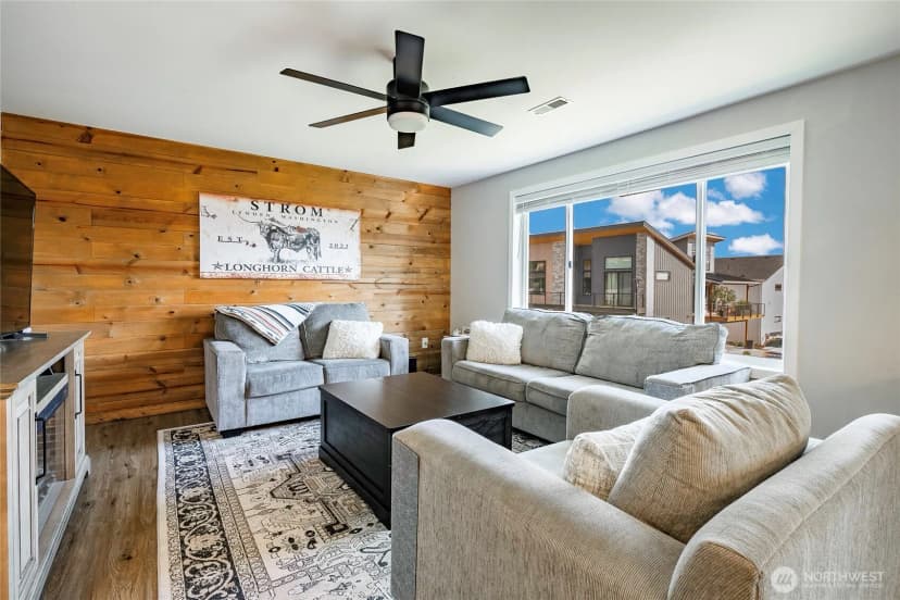 Property photo for 223 Judson St. Aly #201, Lynden photo 8