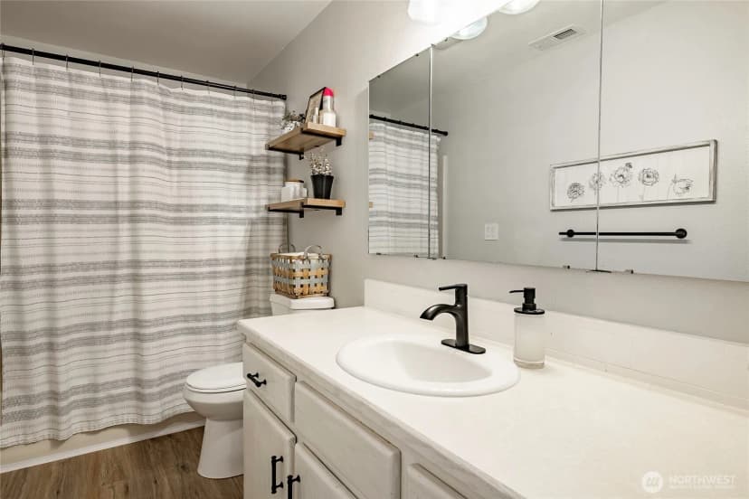 Property photo for 223 Judson St. Aly #201, Lynden photo 19