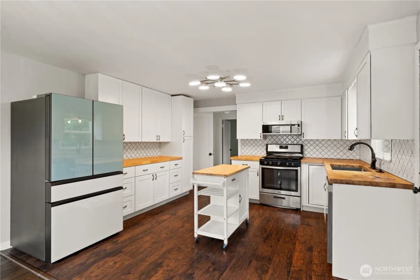 Property photo for 6630 S Warner Street, Tacoma photo 8