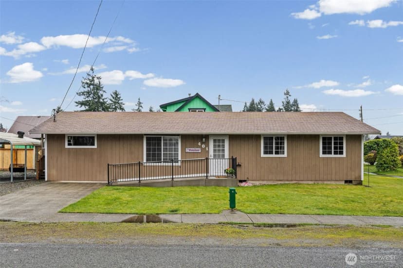Property photo for 401 Mill Avenue Se, Orting