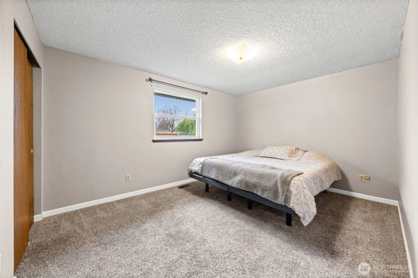 Property photo for 401 Mill Avenue Se, Orting photo 17