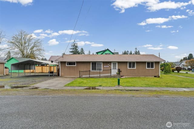 Property photo for 401 Mill Avenue Se, Orting photo 2