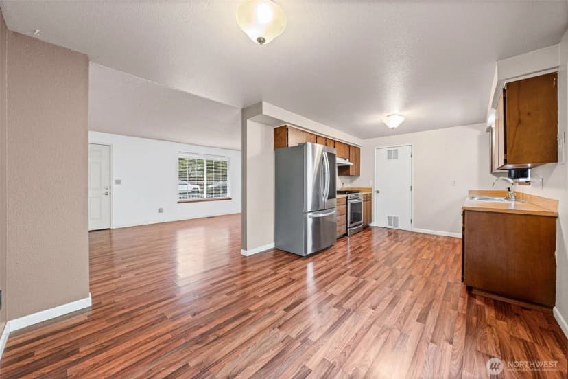 Property photo for 401 Mill Avenue Se, Orting photo 9